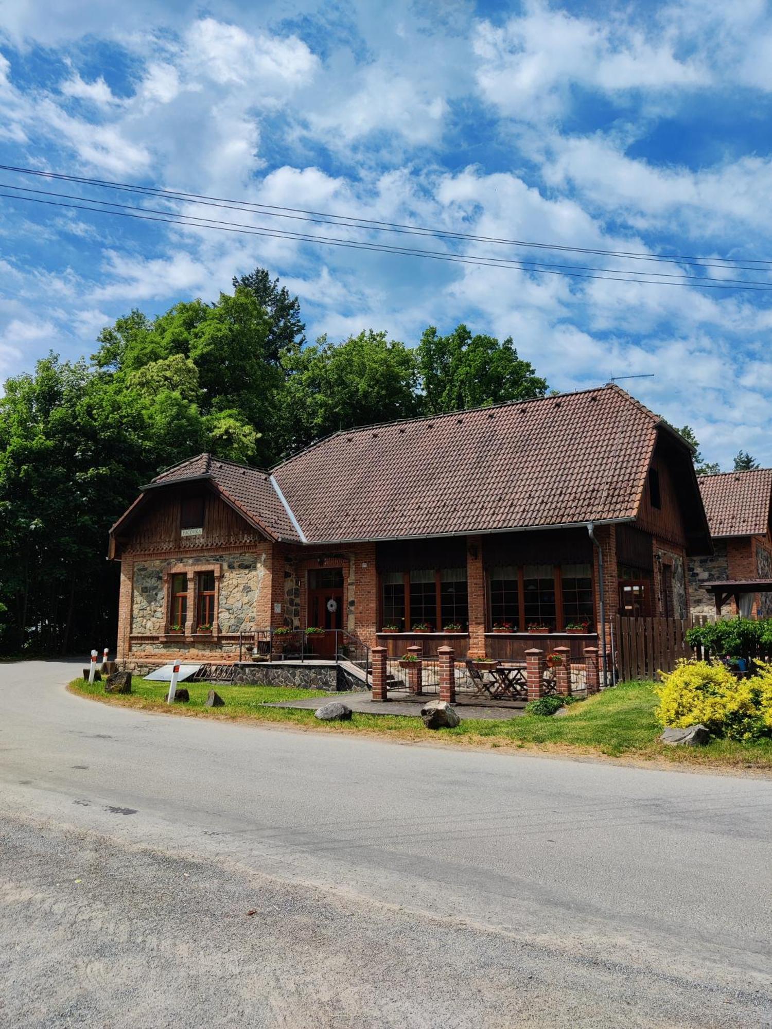 Hotel Penzion Pacovka Chynov Exterior foto